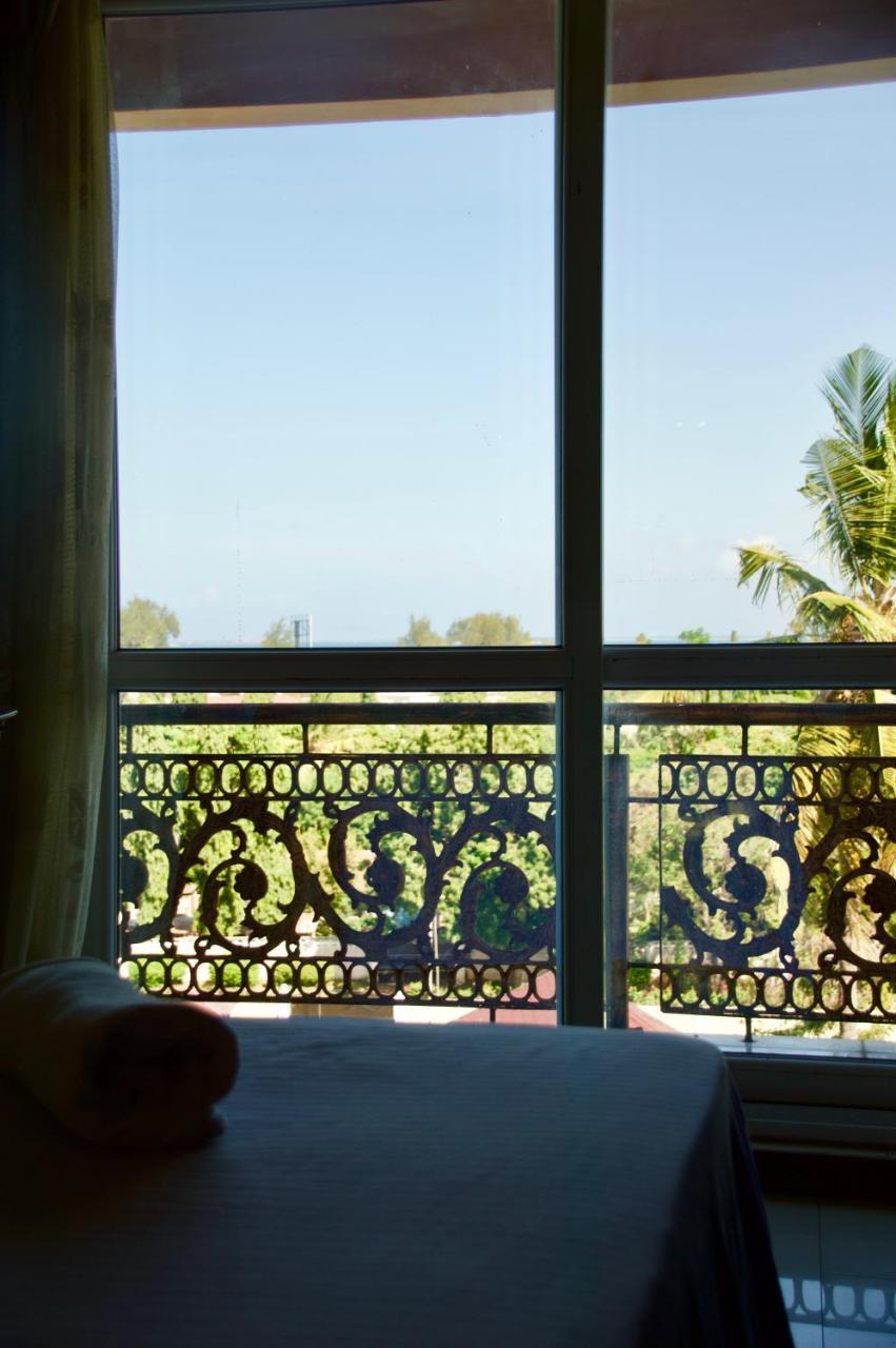 Bed and Breakfast Pearl At Oyster Bay Дар-эс-Саламе Экстерьер фото